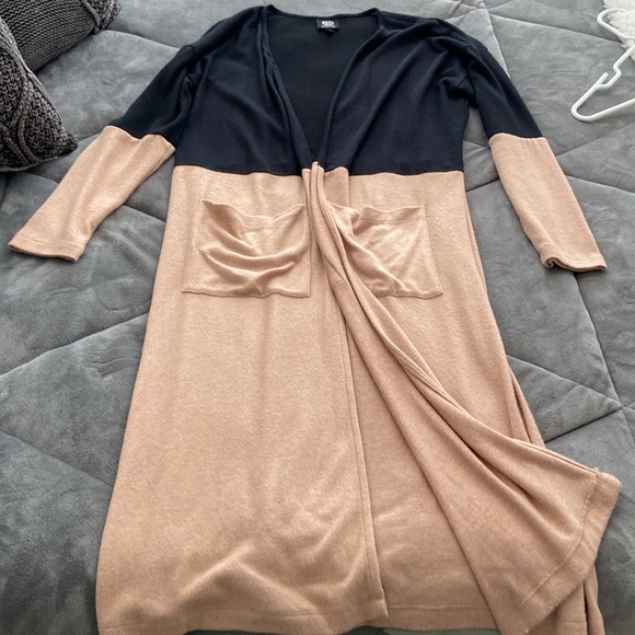 Black and tan mid leg sweater.  Perfect either way jeans and boots. - Picture 2 of 4